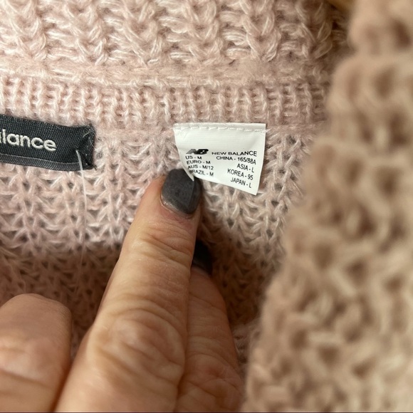 New Balance Cozy Pullover Sweater Knit Pink Turtleneck Size Medium WT73451 - Picture 9 of 14